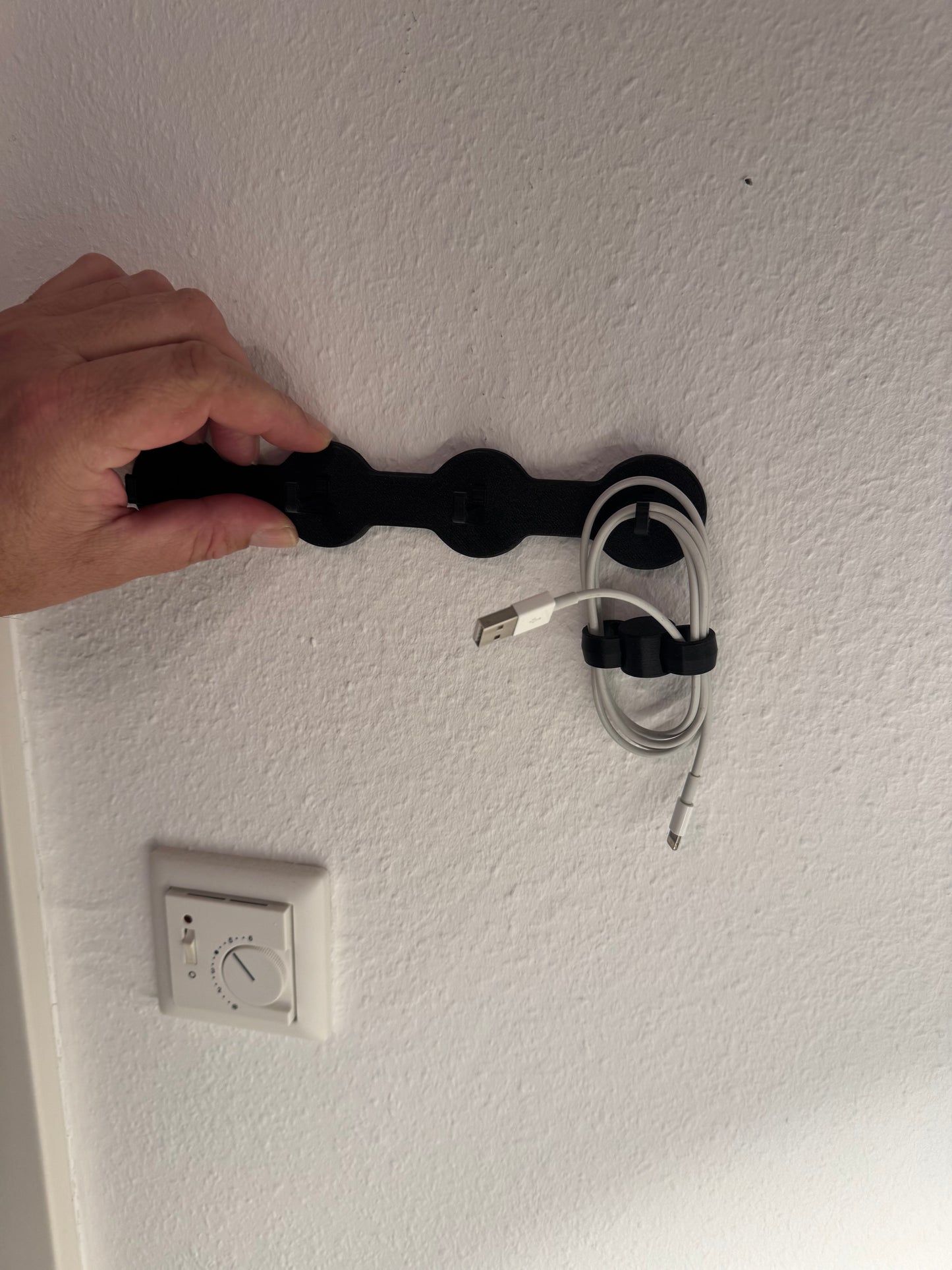 Wand-Kabelhalter „CableDock“ + 5Clips